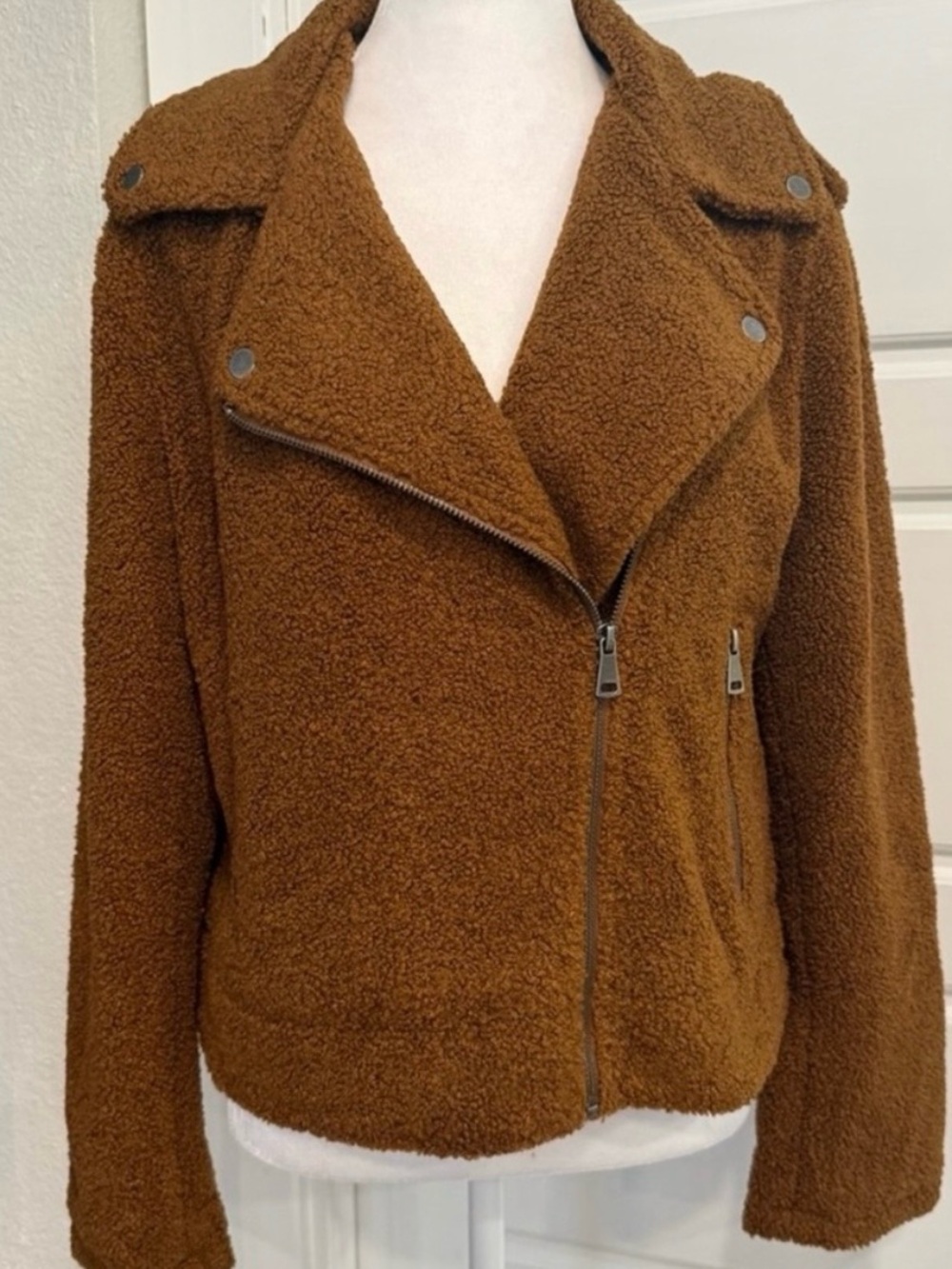 Max Studio Brown Teddy Sherpa Moto Jacket Faux Shearling Coat M LIKE NEW